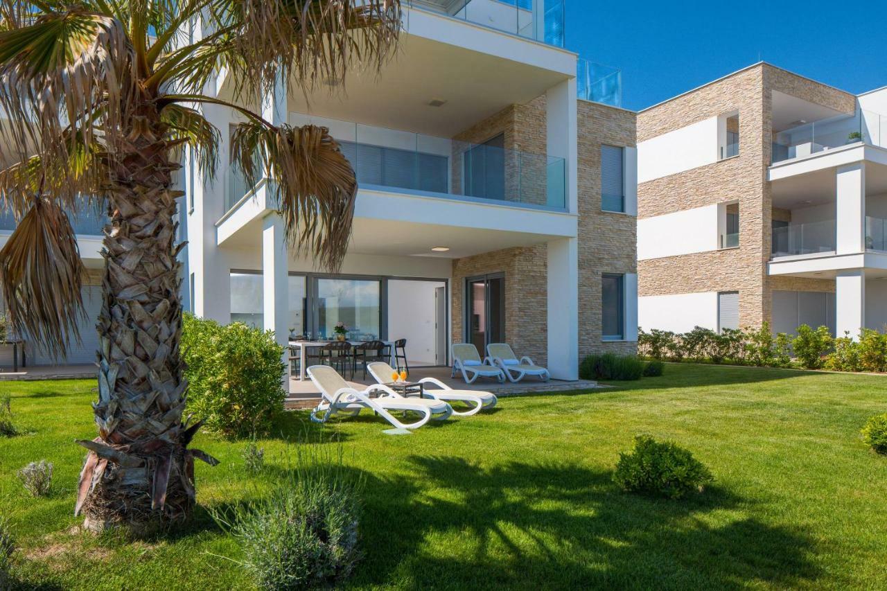 Luxury Design Beach Front Apartment Sukošan Esterno foto