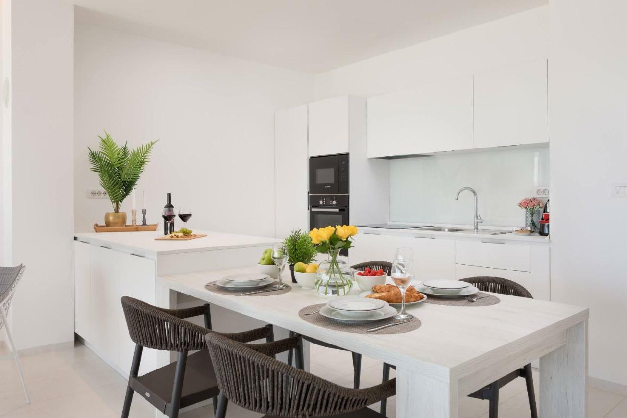 Luxury Design Beach Front Apartment Sukošan Esterno foto