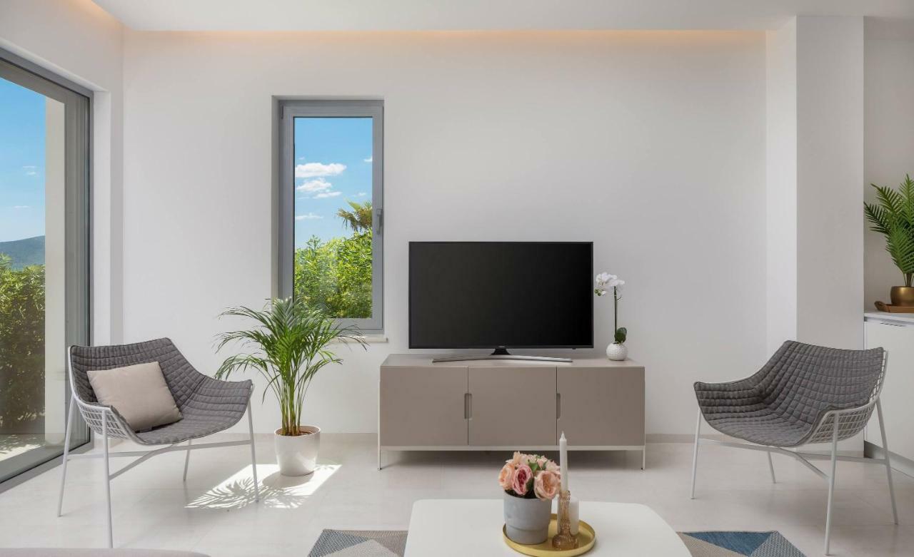 Luxury Design Beach Front Apartment Sukošan Esterno foto
